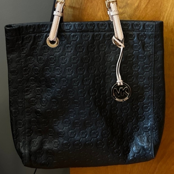 Michael Kors All Black Jet Set Signature Textured Tall Leather Black Tan Tote - Picture 7 of 7